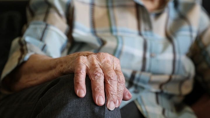 Две жительницы Рубцовска обокрали 92-летнего пенсионера Фото №1