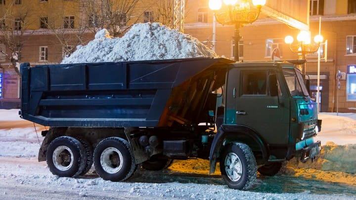 Вячеслав Франк поручил ускорить уборку снега в Барнауле Фото №1