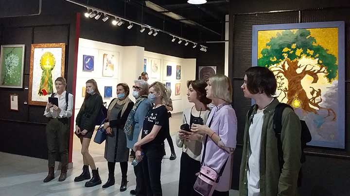 Вадим Климов провел большую экскурсию по галерее «Республика ИЗО» Фото №1