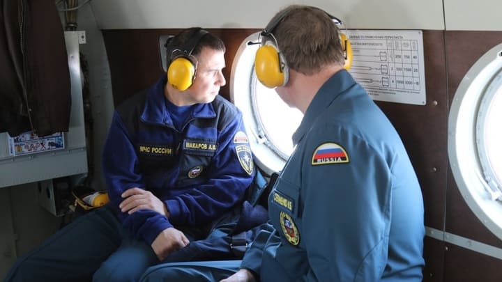 За паводком в Алтайском крае следят с вертолета Фото №1