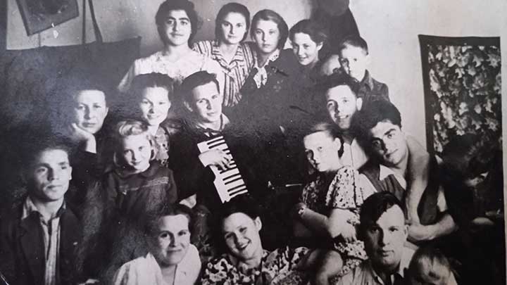 Жительница Алтайского края рассказала, как целовалась с Титовым Фото №2