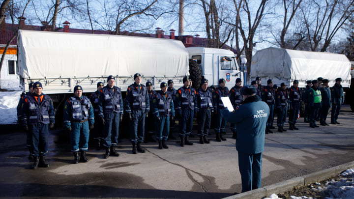 40 новосибирских спасателей приехали помочь Алтайскому краю в борьбе с паводком Фото №1