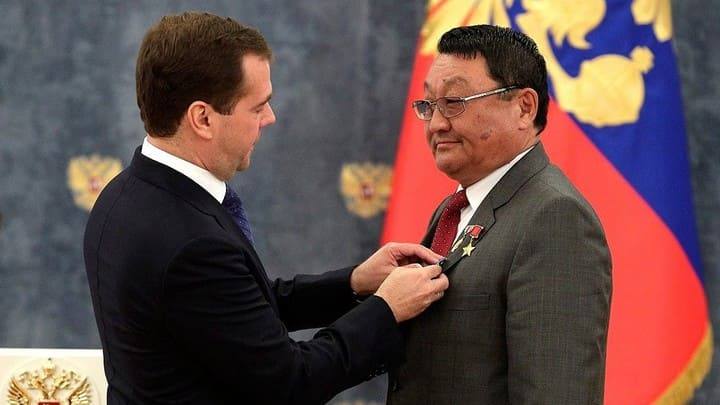 Барнаульские школьники пообщались с первым космонавтом Монголии Фото №1