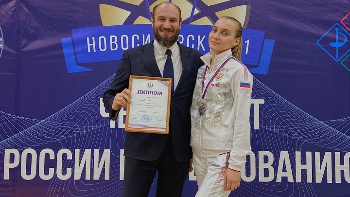 Алтайская саблистка Анна Смирнова стала серебряным призером чемпионата России Фото №2