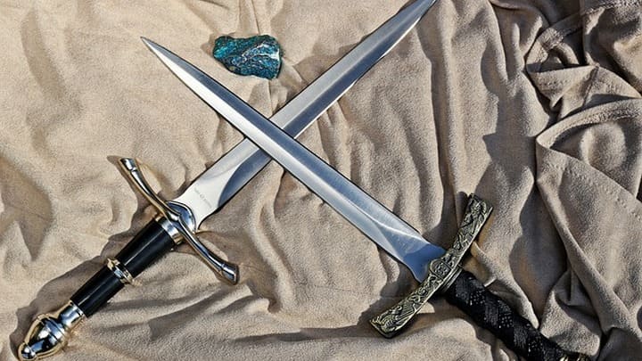 Онлайн-шоппинг по-бийски: в коробках из-под чая оказалась глина, хотя заказывали ножи Фото №1