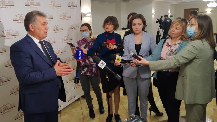 Александр Романенко: власти удалось добиться увеличения средней зарплаты на 30% Фото №1