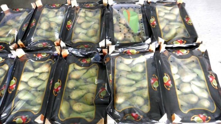 Почти тонну санкционных груш изъяли в двух магазинах Барнаула Фото №1