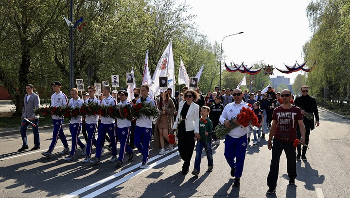 В Барнауле олимпийские чемпионы возглавили парад боксеров Фото №1