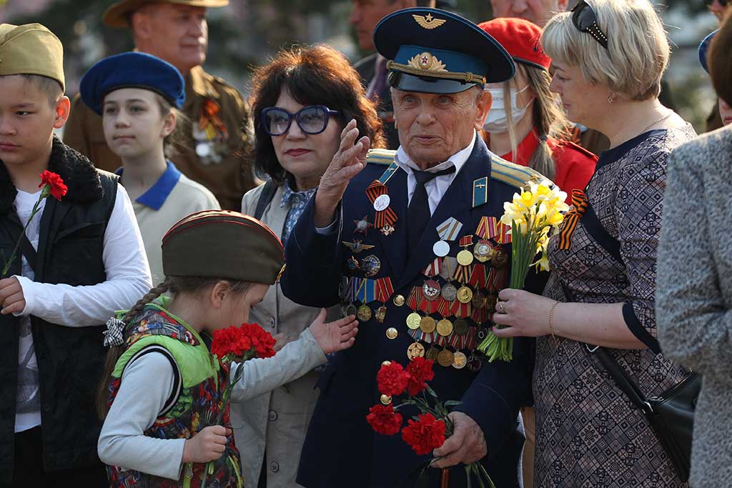 Как в Барнауле отметили 76-летие Победы в Великой Отечественной войне Фото №3