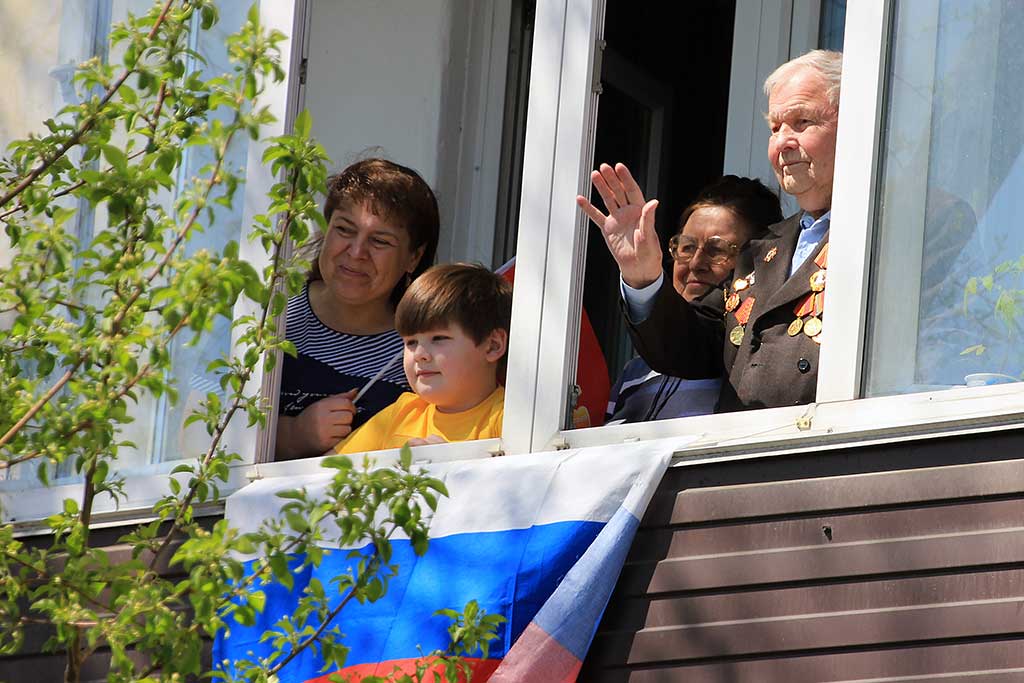 Как в Барнауле отметили 76-летие Победы в Великой Отечественной войне Фото №9