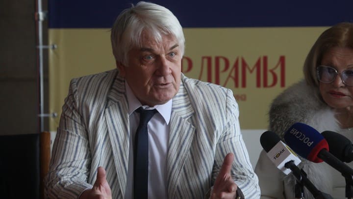 В саду Римаса Туминаса: в Барнауле начались гастроли Вахтанговского театра Фото №6