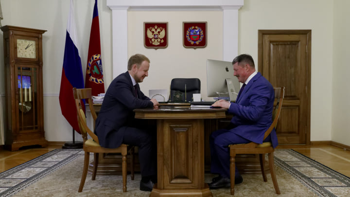 Виктор Томенко встретился с бизнес-омбудсменом по Алтайскому краю Фото №1