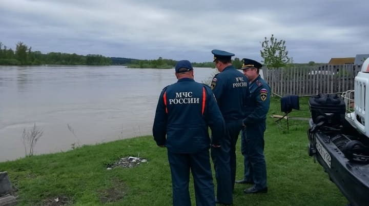 Вода продолжает подниматься в реках Алтайском крае, но подтоплений нет Фото №1