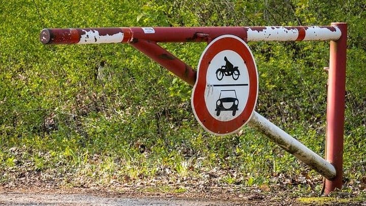 МИД России ослабил ограничения на въезд и выезд из страны Фото №1