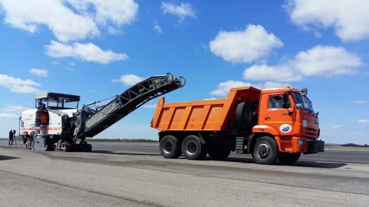 Взлетно-посадочную полосу в аэропорту Барнаула полностью реконструируют к 2023 году Фото №1