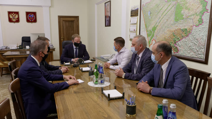 Виктор Томенко встретился с президентом Союза биатлонистов России Фото №1