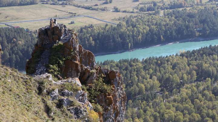 Ребенок сорвался с горы «Чертов палец» в Алтайском крае Фото №1