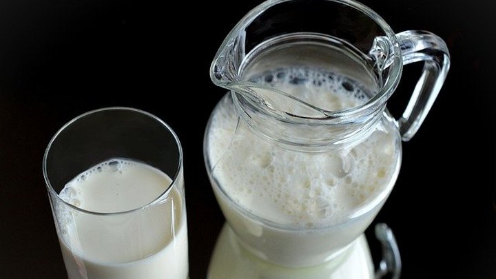 Скупщики вновь опускают цены на молоко в Алтайском крае? Фото №1
