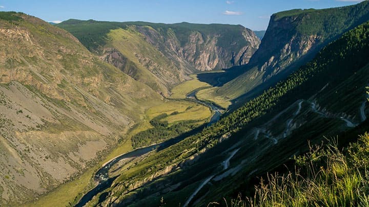 Туристы решили очистить горную долину на Алтае от мусора, но им нужна помощь Фото №1