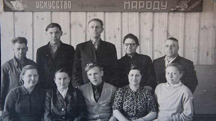 История режиссера алтайского народного театра Натальи Лукашиной Фото №1