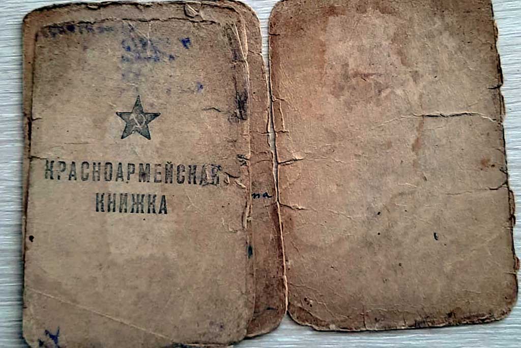 В семью алтайского ветерана передали медаль «За отвагу», которая была утеряна более 20 лет назад Фото №4