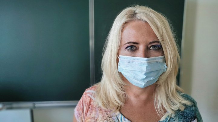 Названы три основных фактора рекордного всплеска коронавируса в России Фото №1