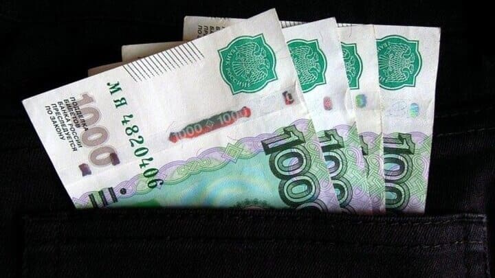 Алтайское предприятие вернуло работникам долги по зарплате на 2,4 млн рублей Фото №1