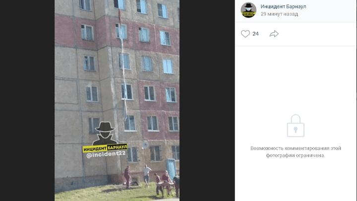 В Барнауле женщина выпала из окна 6 этажа Фото №1