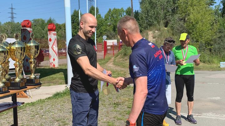 В Алтайском крае состоялся летний чемпионат по биатлону среди ветеранов. Фото №5