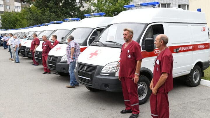 В Барнауле бригады скорой помощи получили экспресс-тесты для диагностики COVID-19 Фото №1