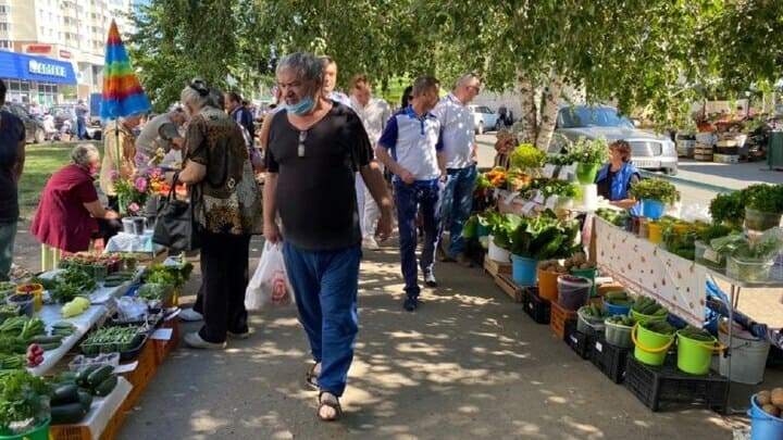 Глава города съездил на Докучаево и поручил обустроить точки продажи Фото №1
