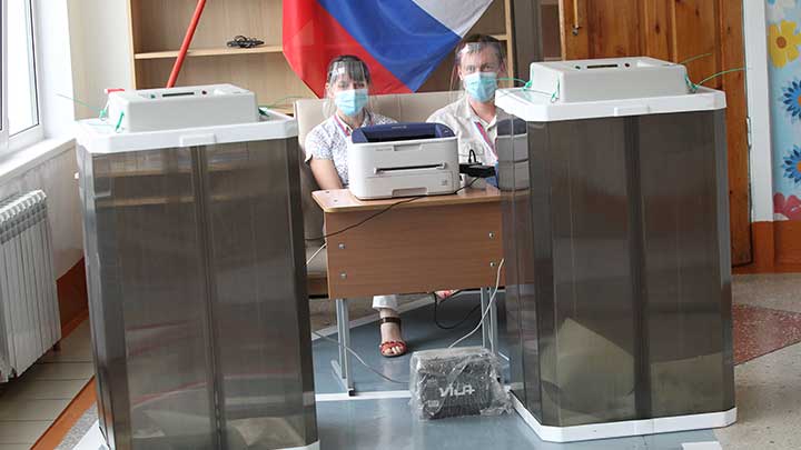 В Алтайском крае депутаты от разных партий проводят предвыборную агитацию Фото №1