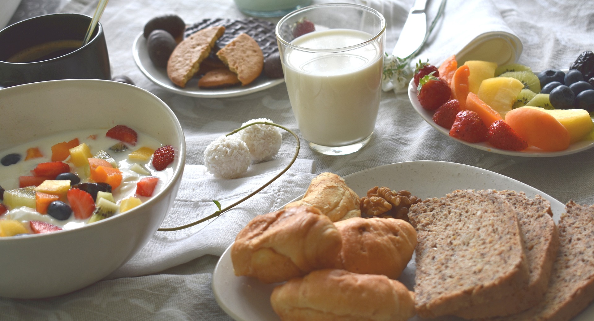 Блогер из Китая оценил российские продукты Фото №1