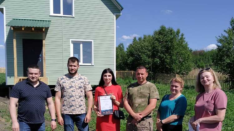 Алтайская семья с помощью господдержки построила двухэтажный дом Фото №1