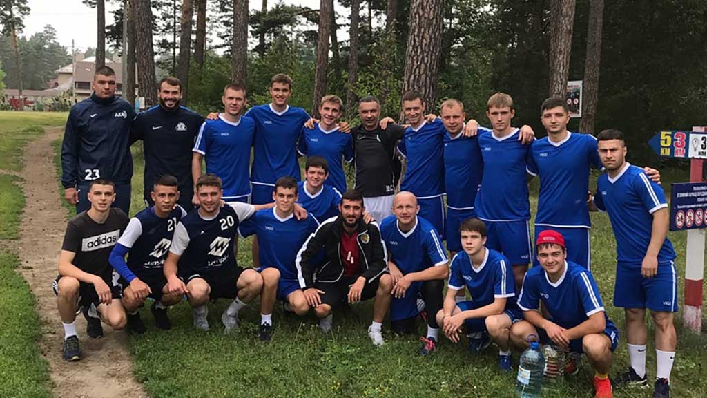 Барнаульская команда готовится впервые сыграть в Высшей лиге чемпионата России по мини-футболу Фото №1