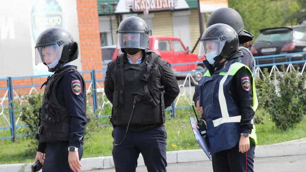В Камне-на-Оби «разминировали» школу и бассейн Фото №4