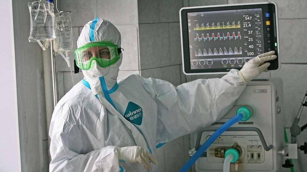 В Алтайском крае за сутки COVID-19 заразились 239 человек Фото №1