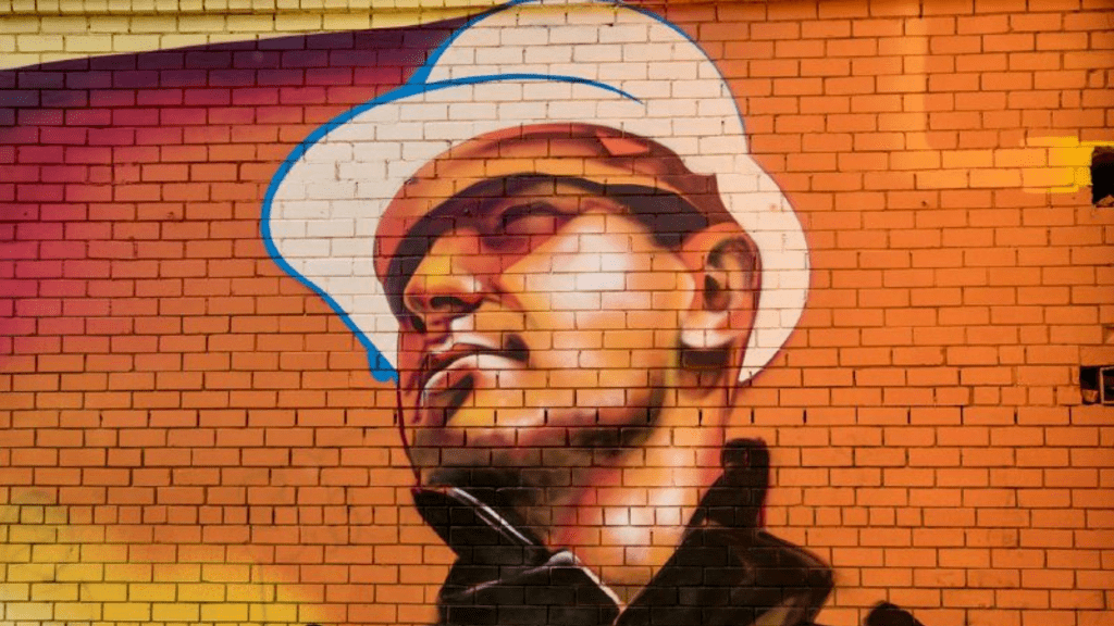 «Мы согреваем Барнаул»: в поселке Южный появился яркий стрит-арт Фото №2