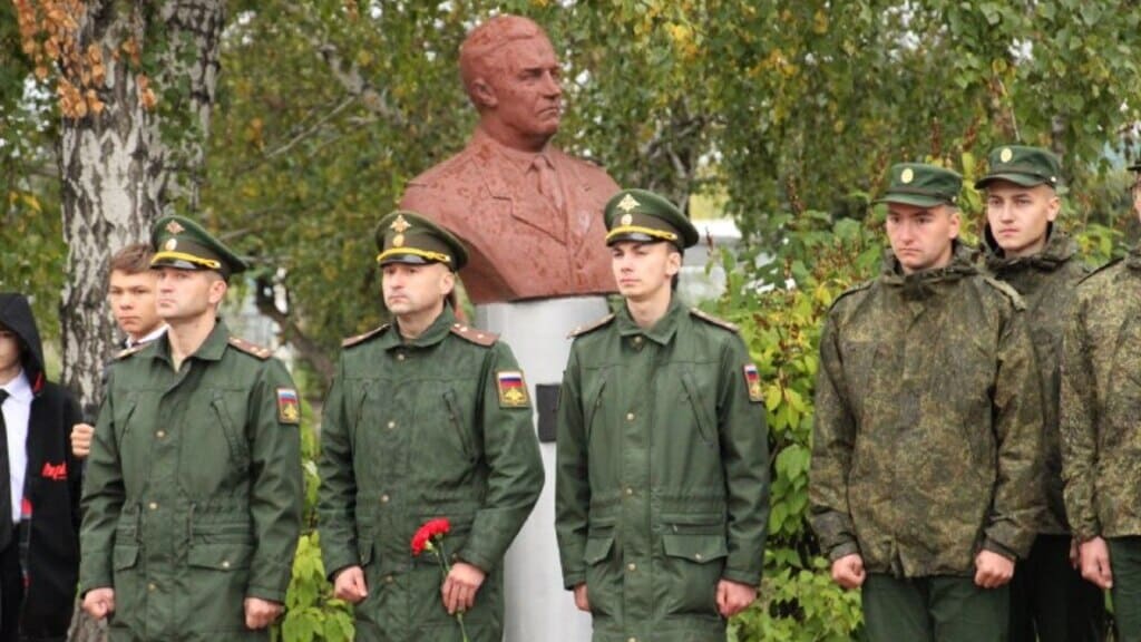 В Камне-на-Оби реставрирована часть Мемориала Славы Фото №4