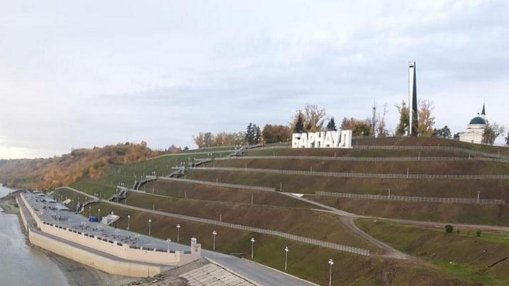 В Барнауле стелу «Город трудовой доблести» установят в Нагорном парке Фото №1