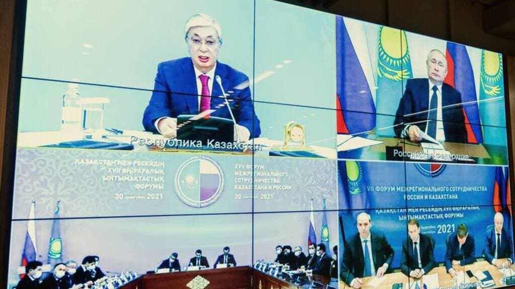 Виктор Томенко принял участие в пленарном заседании Форума межрегионального сотрудничества России и Казахстана Фото №2