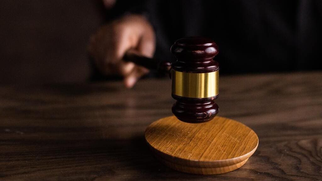 Спустя 28 лет осудили мужчину, убившего женщину в здании алтайского вуза Фото №1