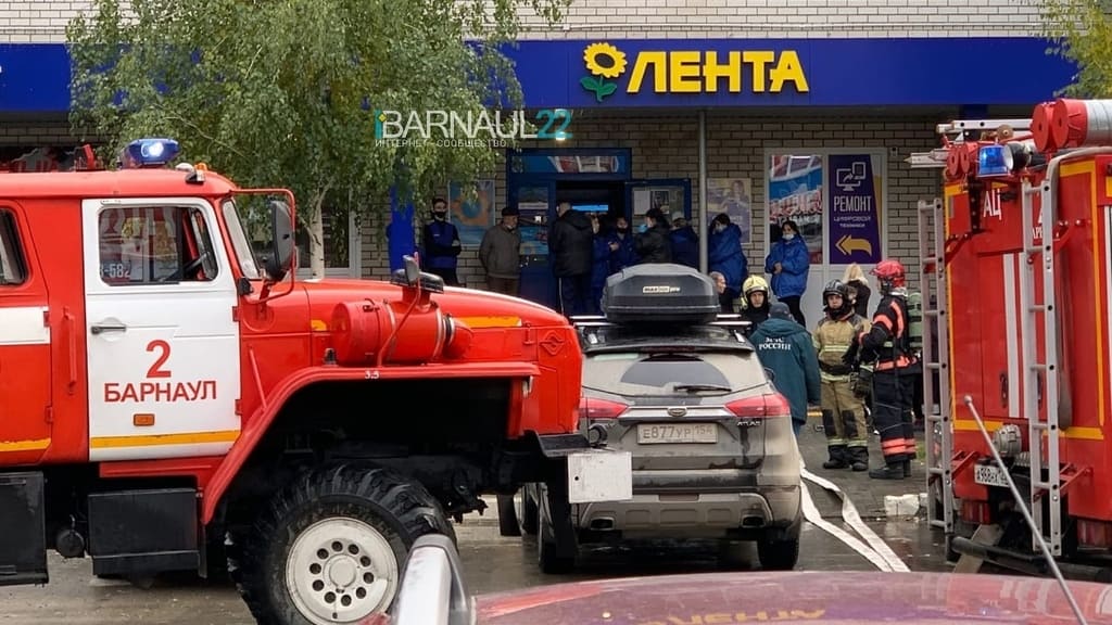 Из барнаульского супермаркета «Лента» вывели посетителей Фото №1
