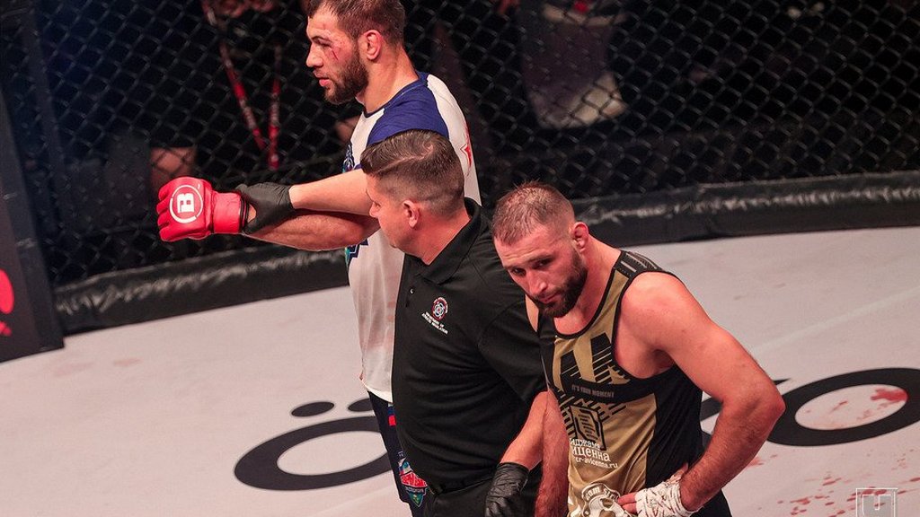 Барнаульский боец Шараф Давлатмуродов дебютировал в Bellator MMA Фото №1