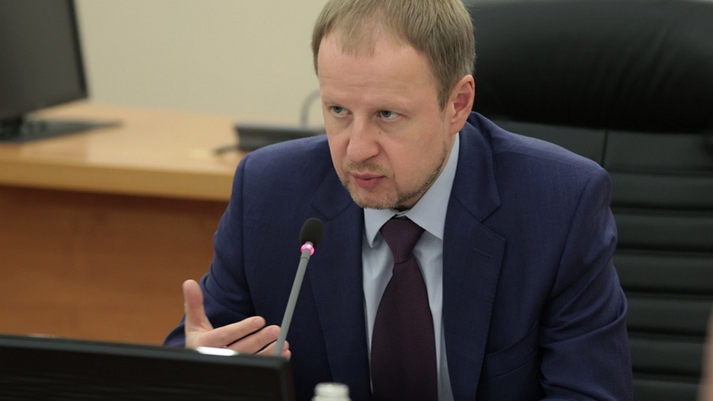 Виктор Томенко распорядился приостановить оптимизацию в Алтайском краевом онкологическом диспансере Фото №1