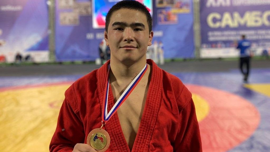 Барнаулец Касым Океев выиграл бронзу на всероссийском турнире по самбо Фото №1