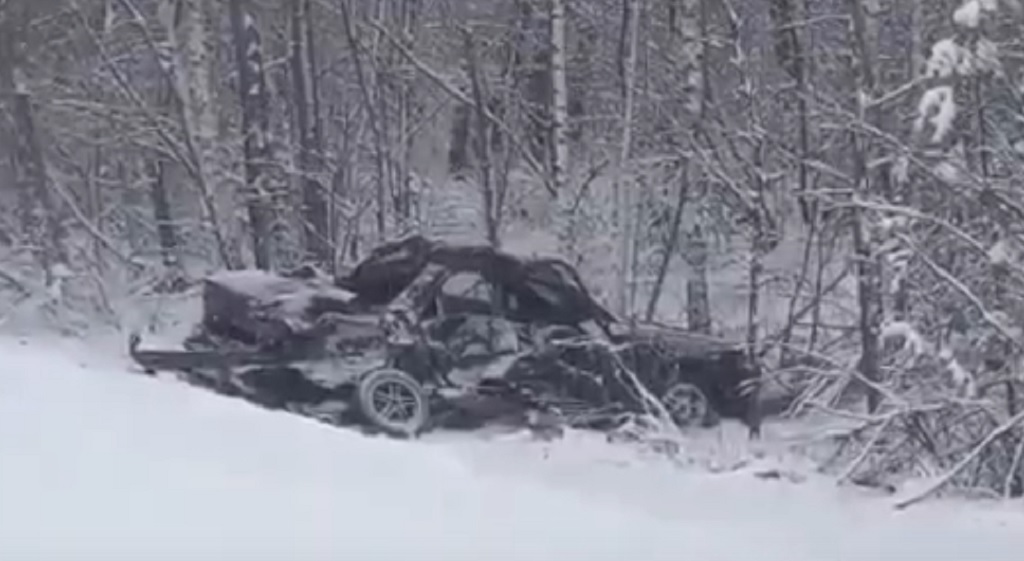 В Бийском районе в результате ДТП с рейсовым автобусом погибли два человека Фото №1