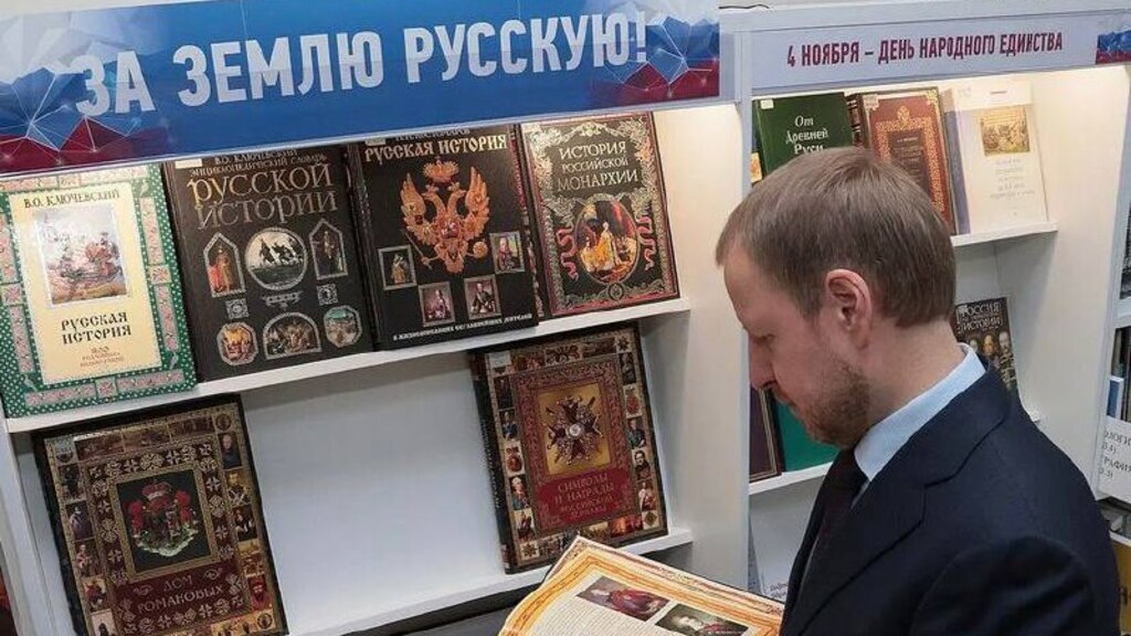 Виктор Томенко в своем Instagram поздравил жителей Алтайского края c праздником Фото №2