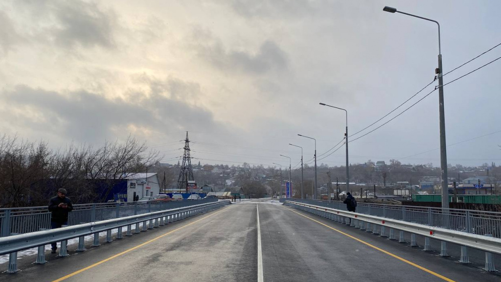 В Барнауле открыли движение по мосту на Челюскинцев Фото №1
