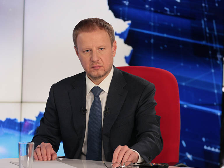 Виктор Томенко отвечает на вопросы жителей Алтайского края. Трансляция прямой линии Фото №1
